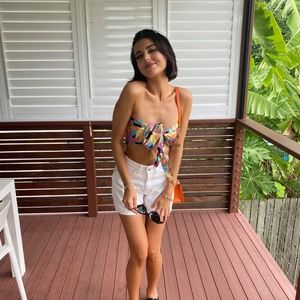 Meet your Posher, Naomi